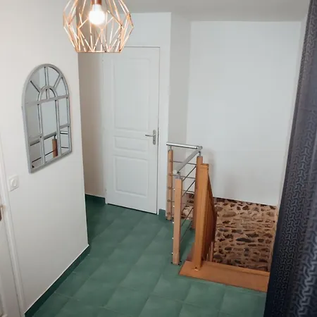Vakantiehuis Maison Quartier Medieval Au Pied Du Chateau Fougères